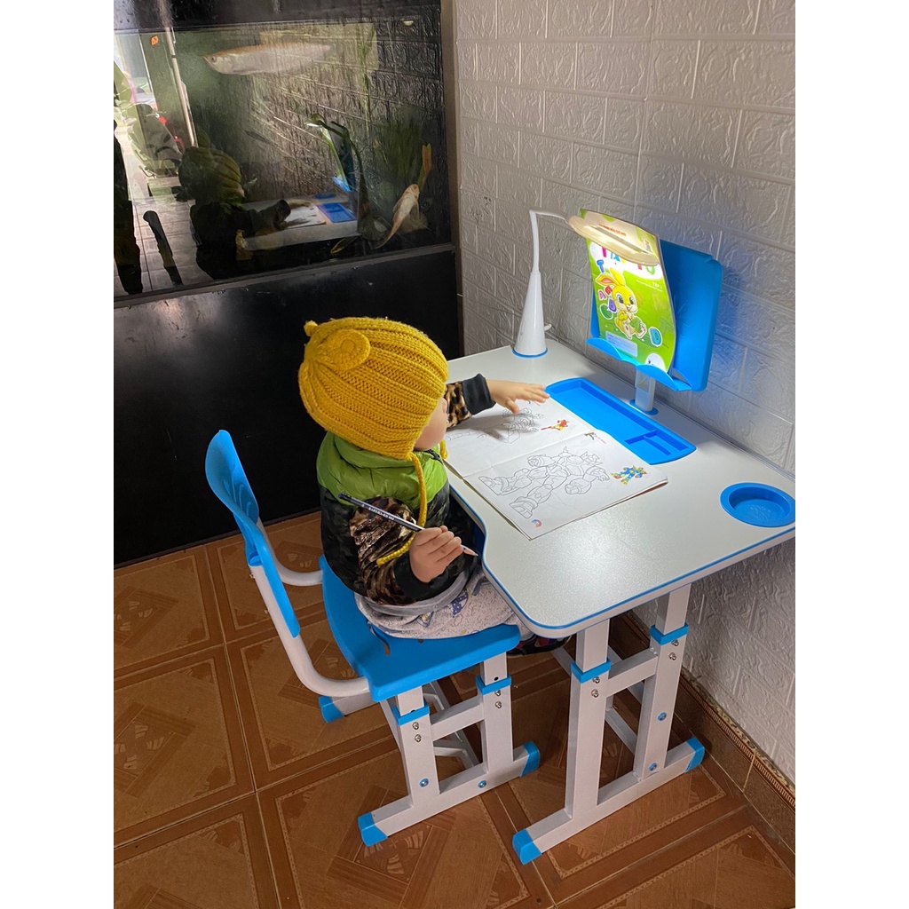 Bộ bàn ghế học sinh SKYA K111 bàn học thông minh cho bé màu xanh chống gù chống cận có giá để sách và ipad tiện lợi