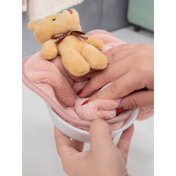 Khăn lau tay hình gấu Teddy có móc treo