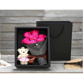 HOA HỒNG SÁP THƠM BÓ 7 BÔNG KÈM GẤU TẶNG NGƯỜI YÊU RẤT LÃNG MẠNG CÓ HỘP SANG TRỌNG(HỘP ĐEN, GIỎ XÁCH ĐEN)