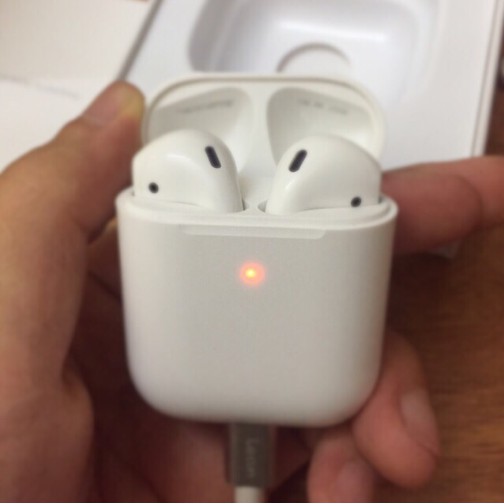 Tai nghe bluetooth i27 hỗ trợ sạc không dây tặng dây đeo, ốp silicon bảo vệ và móc khóa kiểu dáng leo núi tiện lợi | BigBuy360 - bigbuy360.vn