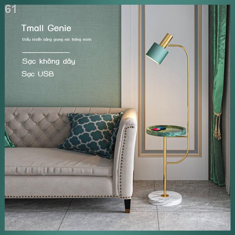 Đèn sàn phòng khách ngủ kiểu Bắc Âu tối giản ánh sáng sang trọng ghế sofa nghiên cứu bàn cà phê tạo dọc