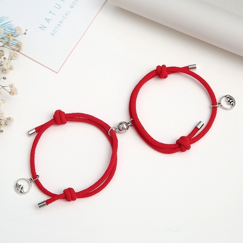 Bộ 2 Vòng Tay Dây Co Giãn Mặt Hình Hoạt Hình Dễ Thương Có Thể Điều Chỉnh Cho Cặp Đôi