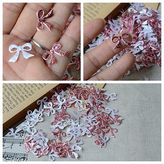 Đầm ren hoa xinh xắn cho bé gái