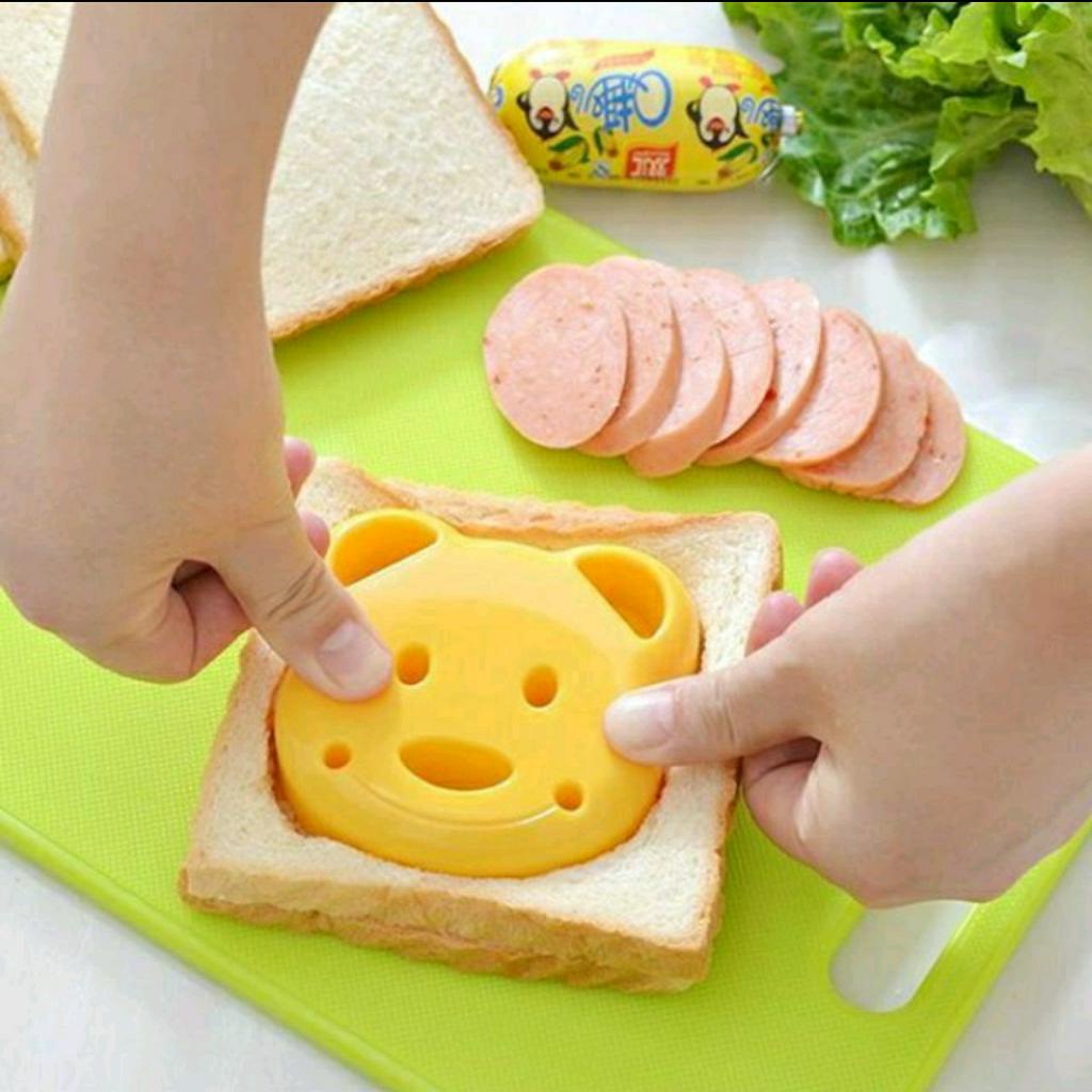 Khuôn bento ép cắt bánh mì sandwich nhiều hình gấu, mèo, xe, trái tim