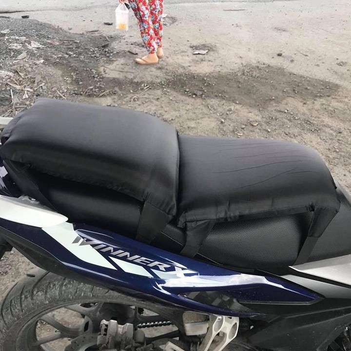 Bộ 2 Đệm lót yên xe máy siêu êm, đàn hồi tốt cao cấp dùng cho yên trước và yên sau TP91139