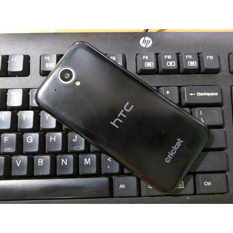 Điện thoại HTC Dersire 520(nứt màn)