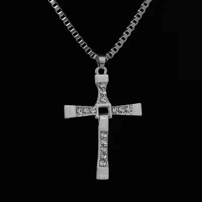 Vòng cổ mặt hình thánh giá cho cặp đôi