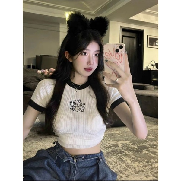 Áo thun gân phối viền thêu hình