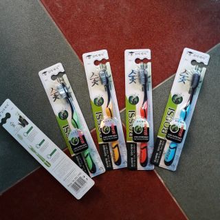 Combo 5 cái Bàn chải than tre hàn quốc.