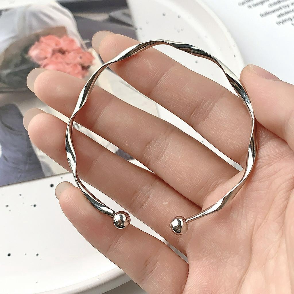 Vòng Tay Hai Lớp Thiết Kế Đuôi Cá Độc Đáo