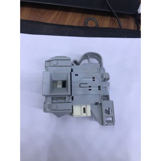 công tắc cửa máy giặt electrolux DKS10628