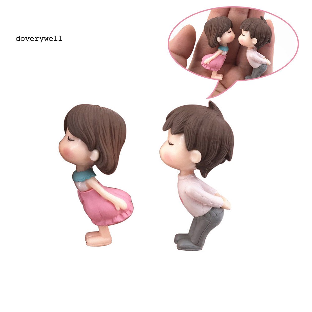 2 Mô hình bé trai và bé gái hôn nhau mini trang trí phong cảnh tiện dụng