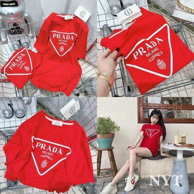 Áo phông nữ màu Đỏ fom rộng nổi bật