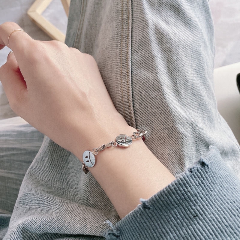 Vòng Tay Thiết Kế Đơn Giản Hình Mặt Cười Xinh Xắn