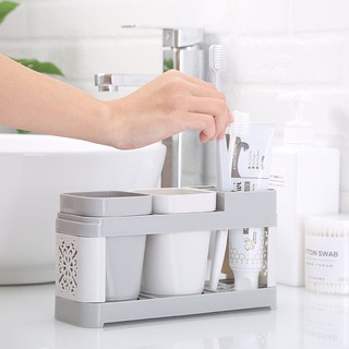 Khay đựng 2 ly và bàn chải đánh răng