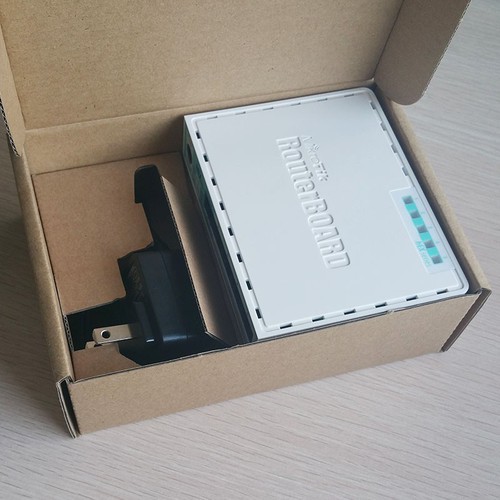Thiết bị Router MikroTik RB750r2