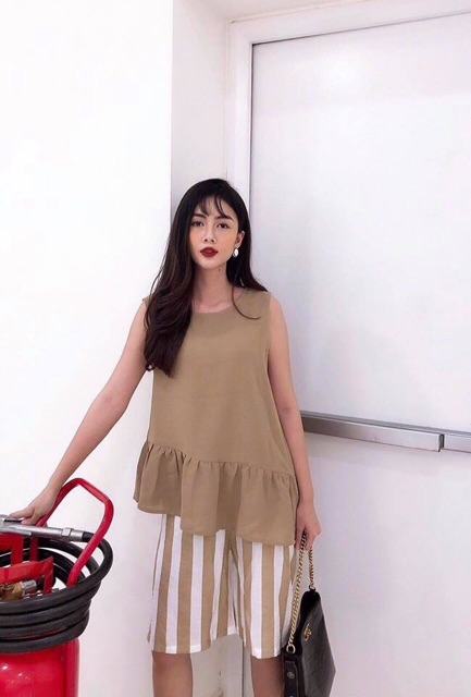 Áo kiểu- quần đũi xuất dư. 2 màu nâu- trắng