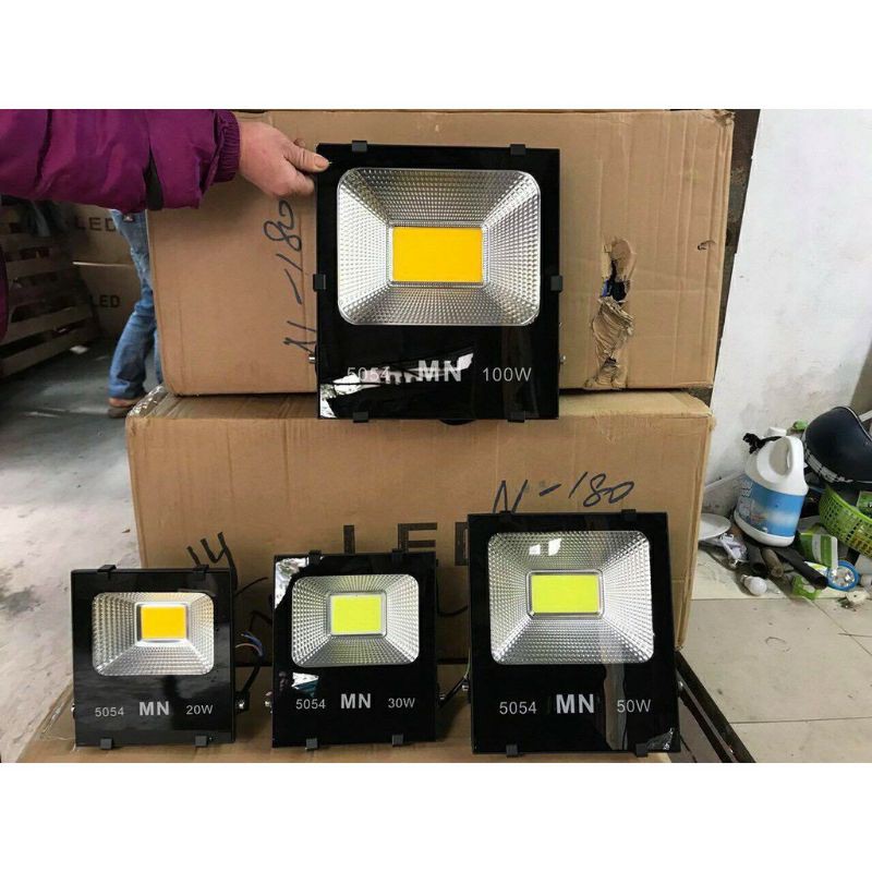 ĐÈN PHA LED SIÊU SÁNG NGOÀI TRỜI