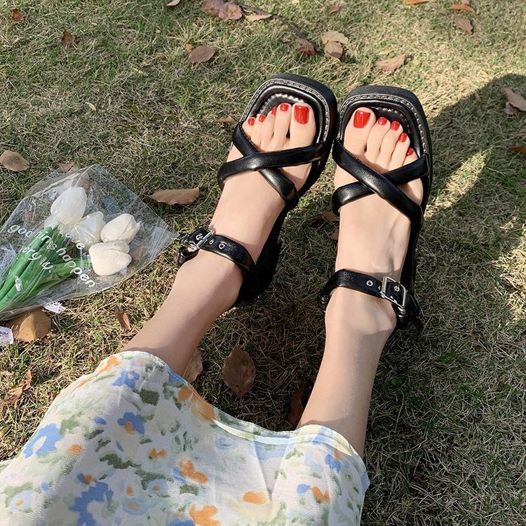 Giày Sandal Nữ Mũi Vuông Quai Chéo Thời Trang