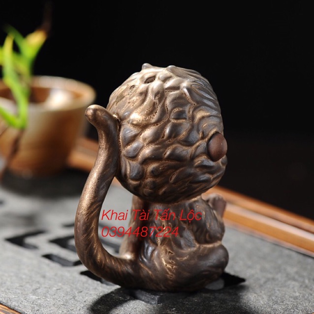 Tượng tôn ngộ không xoè tay dễ thương bằng gốm kèm gậy