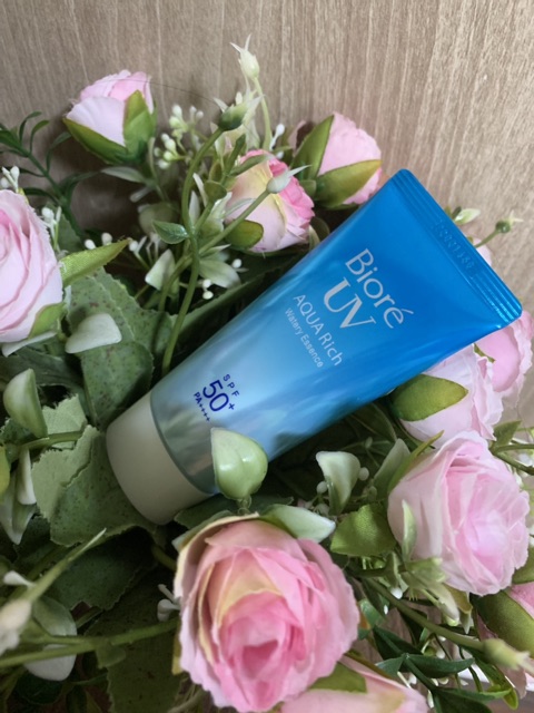 Bioré UV Aqua Rich Watery Essence