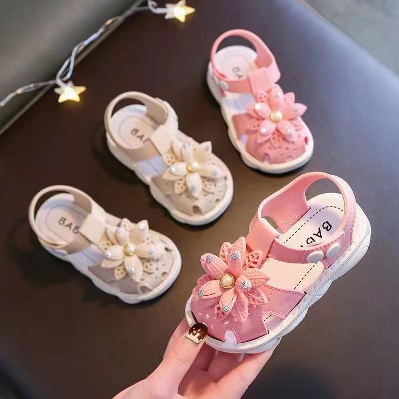 Dép Rọ Tập Đi Hoa Bướm Cực Mềm Êm Chân Cho Bé Quai Nút