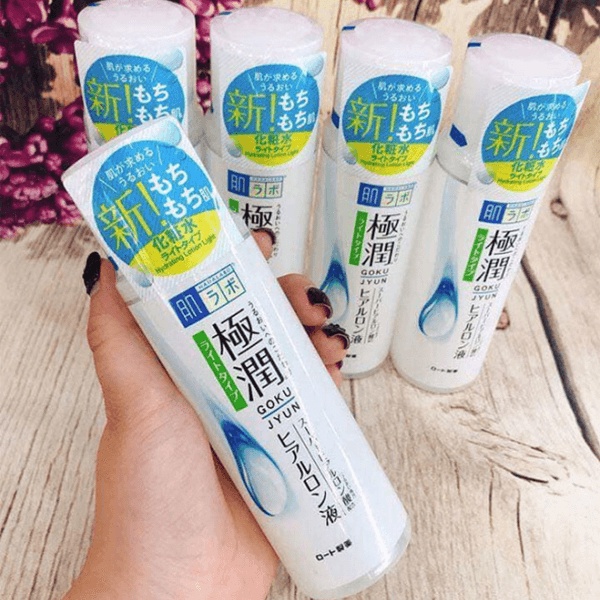 Nước Hoa Hồng Lotion Hada Labo Trắng Sọc Xanh Dưỡng Sáng Da Cho Da Dầu Hỗn Hợp