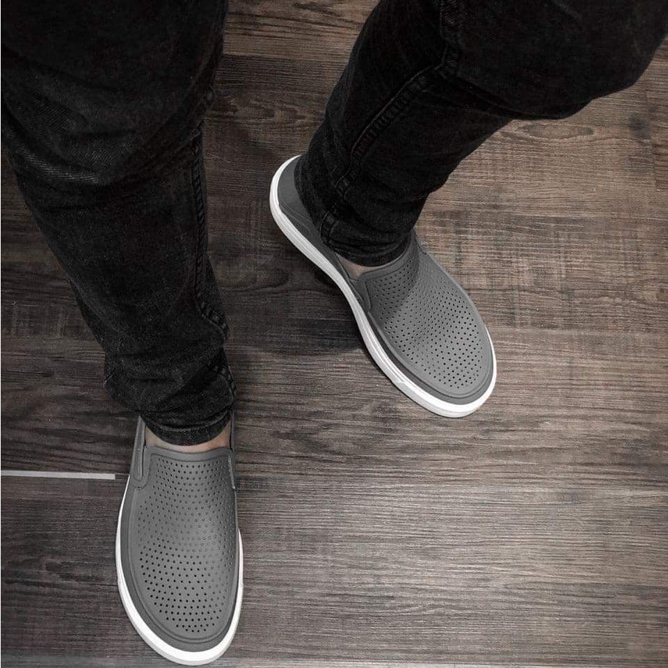 GIÀY NHỰA CROS CITILANE ROKA SLIP ON CHO NAM MÀU XÁM XUẤT XỊN FULL BOX
