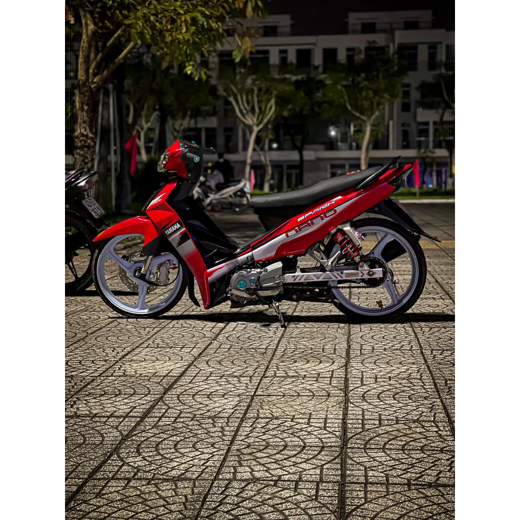 Tem Xe Sirius mẫu Nano màu đỏ