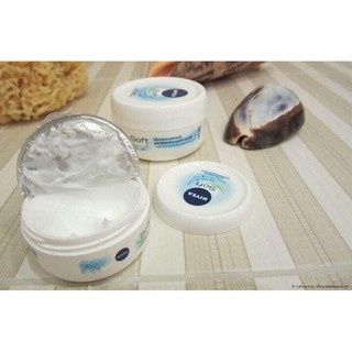 Kem dưỡng ẩm Nivea Soft.