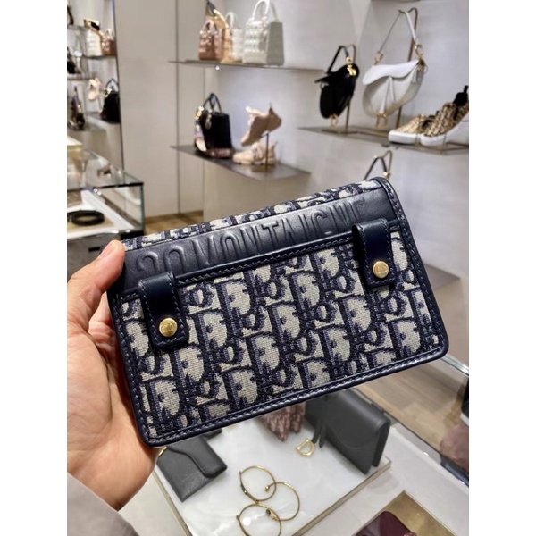 Túi đeo chéo khoá CD