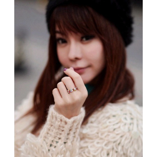 Nhẫn đính đá nhiều màu thiết kế thời trang