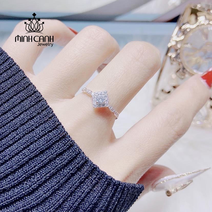 Nhẫn Bạc Nữ Hình Thoi Đính Đá - Minh Canh Jewelry