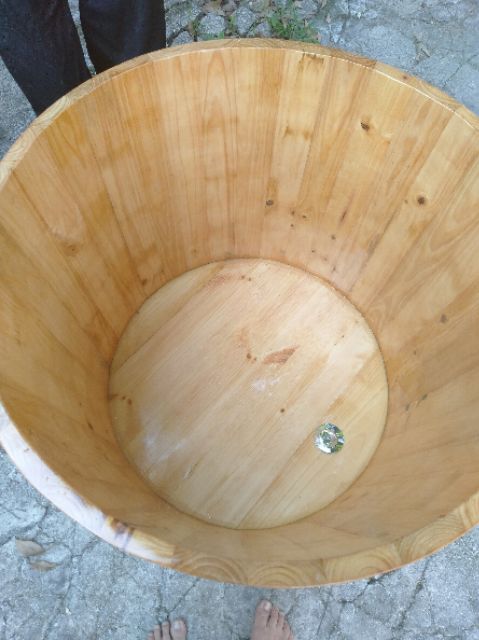 Bồn tắm tròn gỗ thông