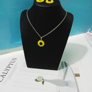 Manocanh vòng cổ da
