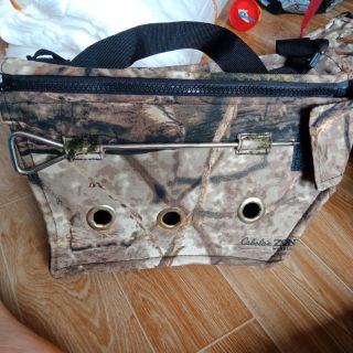 Giỏ xách gà mồi + 1 túi bỗi + chân cắm inox chống