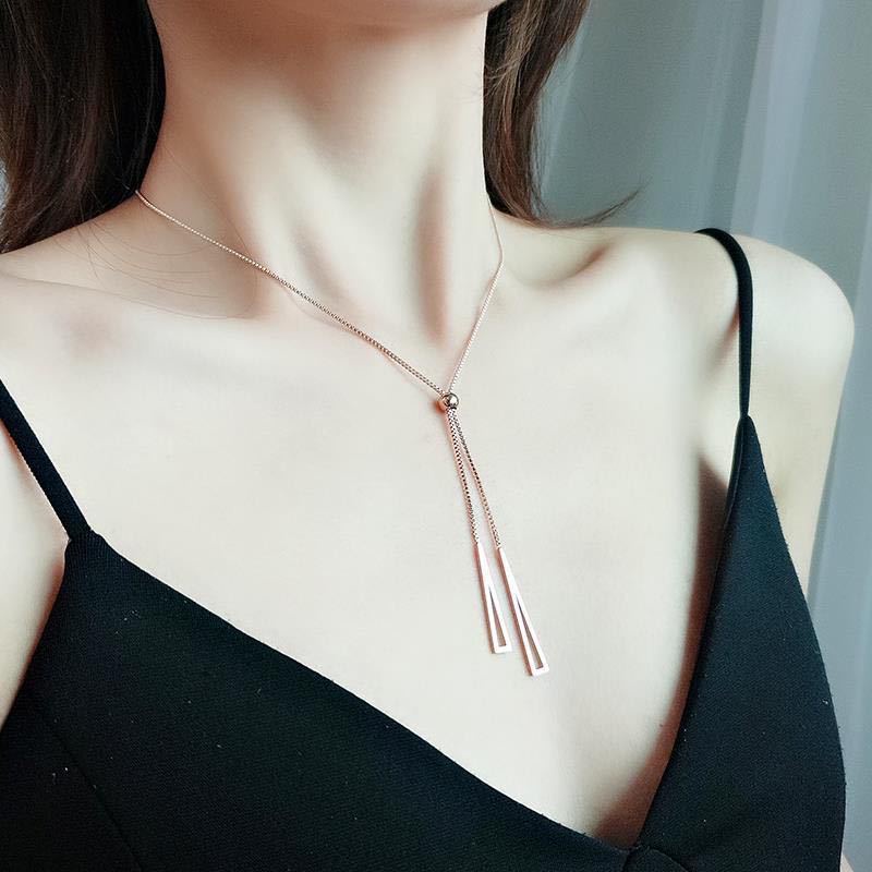 Vòng cổ Thép Titan Mặt Hình Tam Giác Màu Vàng Hồng Phong Cách Hàn Quốc Cho Nữ