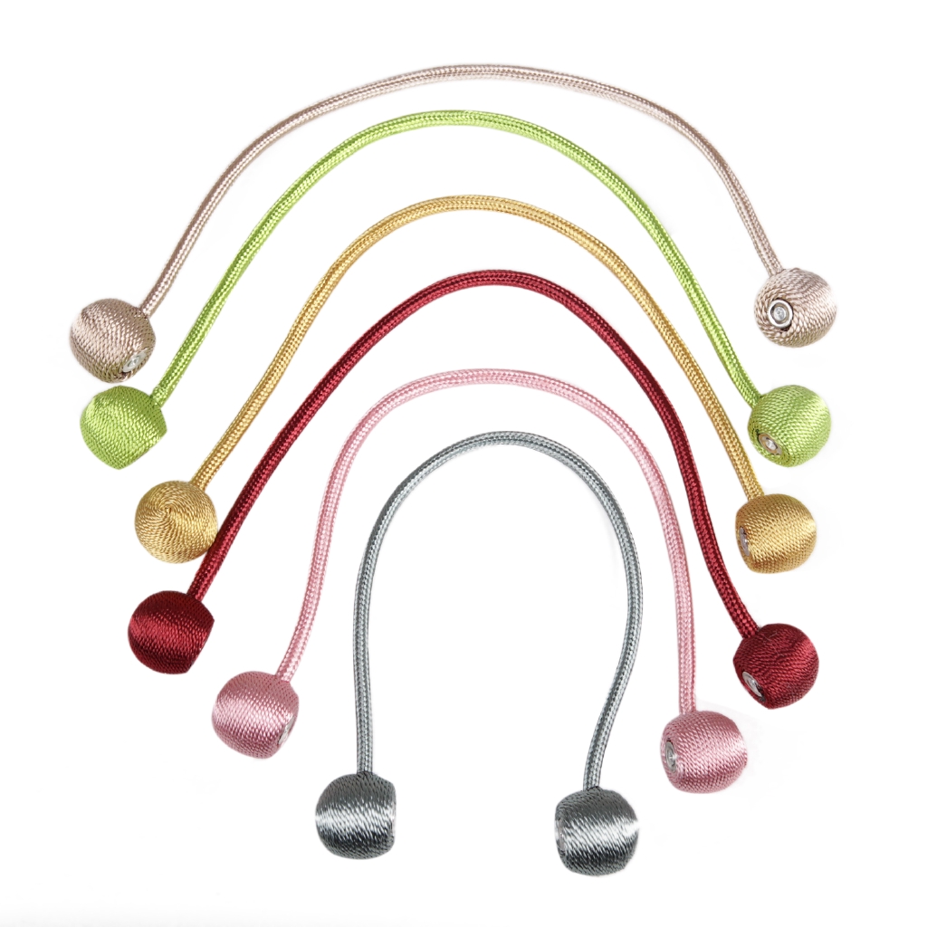 Dây buộc rèm thiết kế hình quả bóng với nam châm độc đáo tiện dụng