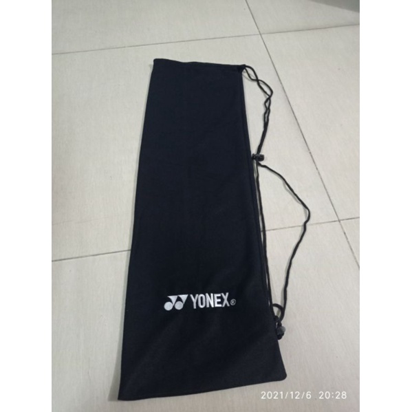Túi vải dây rút đựng vợt cầu lông, túi nhung đen đựng vợt logo yonex