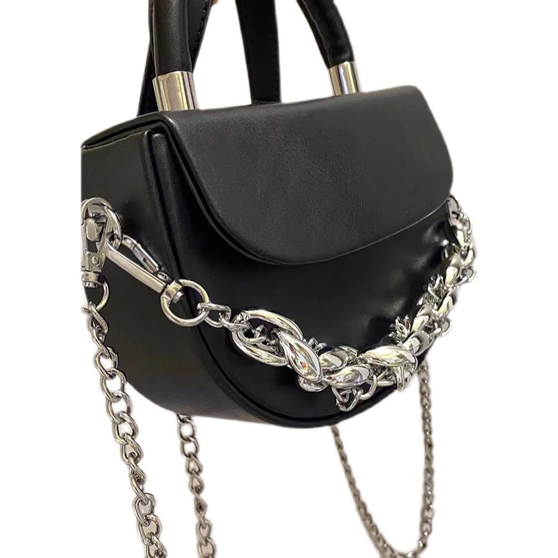 Túi Đeo Chéo Hình Bán Nguyệt Phối Dây Xích 2022 Thời Trang Cho Nữ