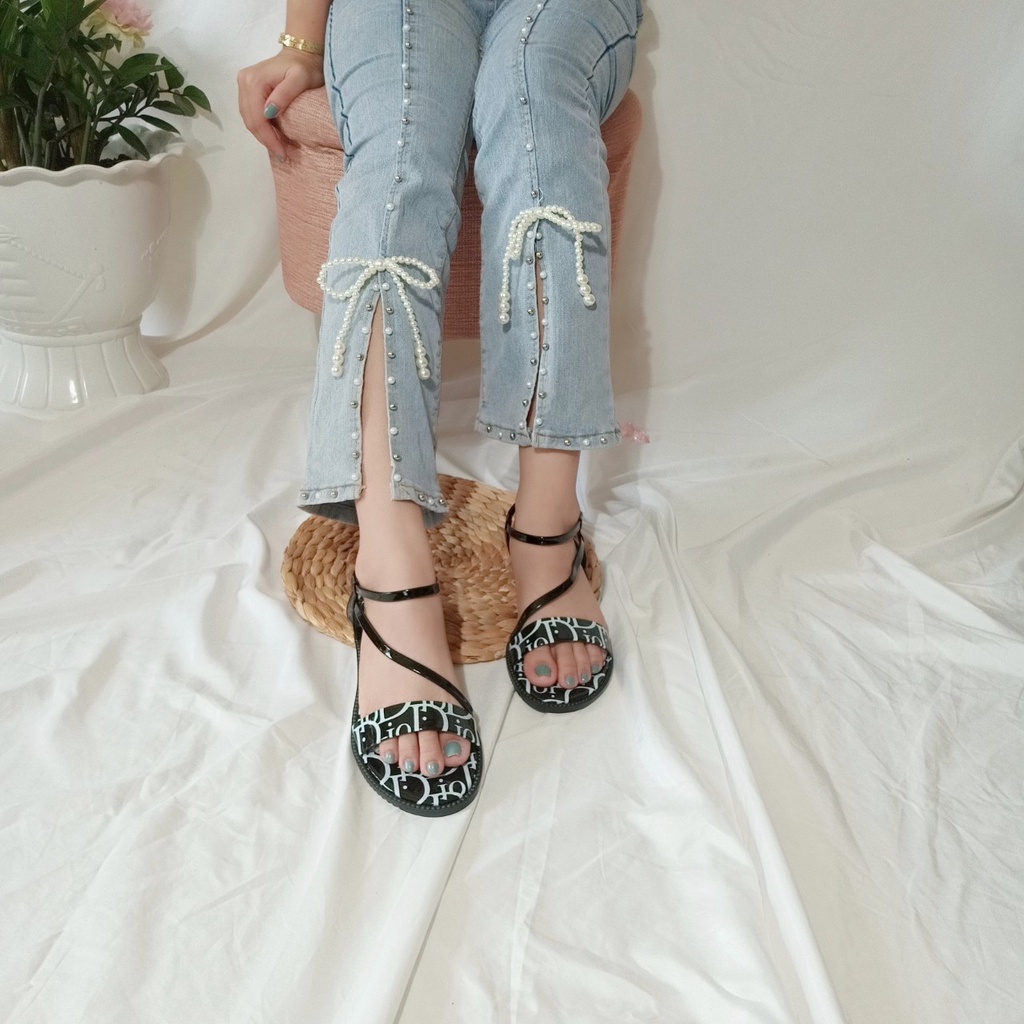 Giày sandal nữ đi học quai chéo in chữ sành điệu đế PU 2cm-tb16