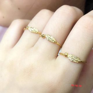 Nhẫn lông vũ vàng