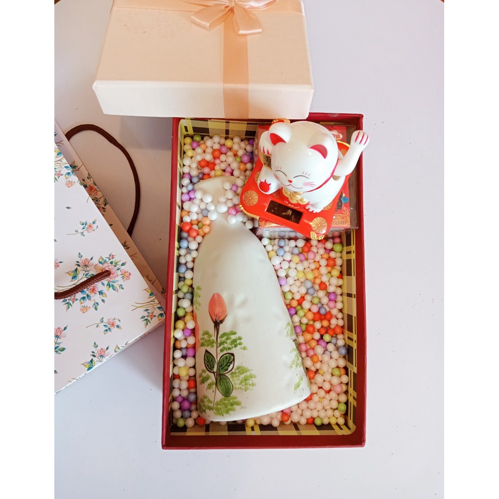 Quà tặng sinh nhật, Hộp quà tặng bạn gái ý nghĩa,chú mèo vẫy tay may mắn và bình hoa hồng tài lộc, Quà tặng nhân dịp