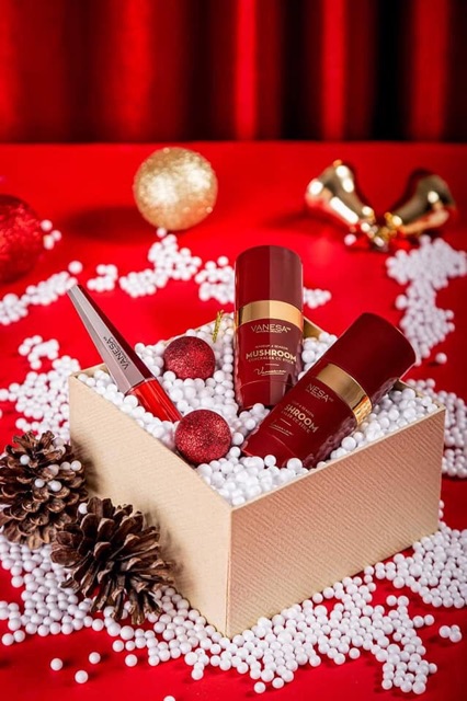 CC cream vanesa phiên bản giáng sinh | BigBuy360 - bigbuy360.vn