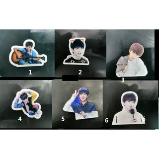 Huy hiệu Vương  Tuấn Khải TFBOYS
