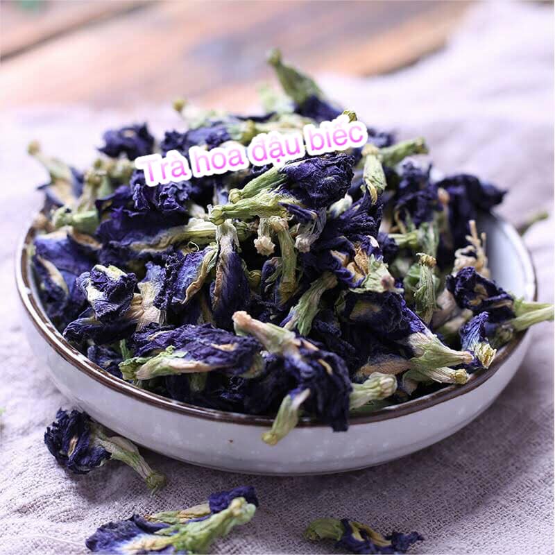 100g hoa đậu biếc sấy khô ráo rất nhẹ, nên hủ khá nhiều bông