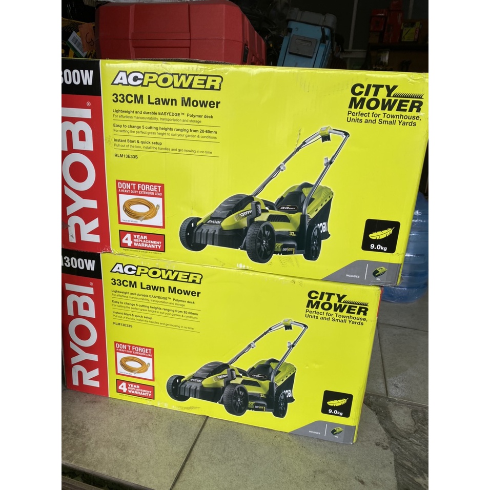 XE CẮT CỎ SÂN VƯỜN RYOBI DÙNG ĐIỆN 220V - RLM13E33S