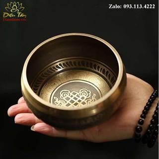 Chuông xoay Nepal chiếc chuông biết hát bằng đồng đường kính 9.5cm dùi da