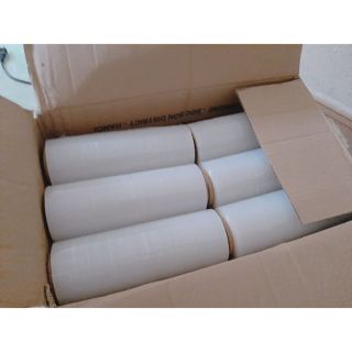 Cuộn nilong quấn bụng giảm béo trong spa