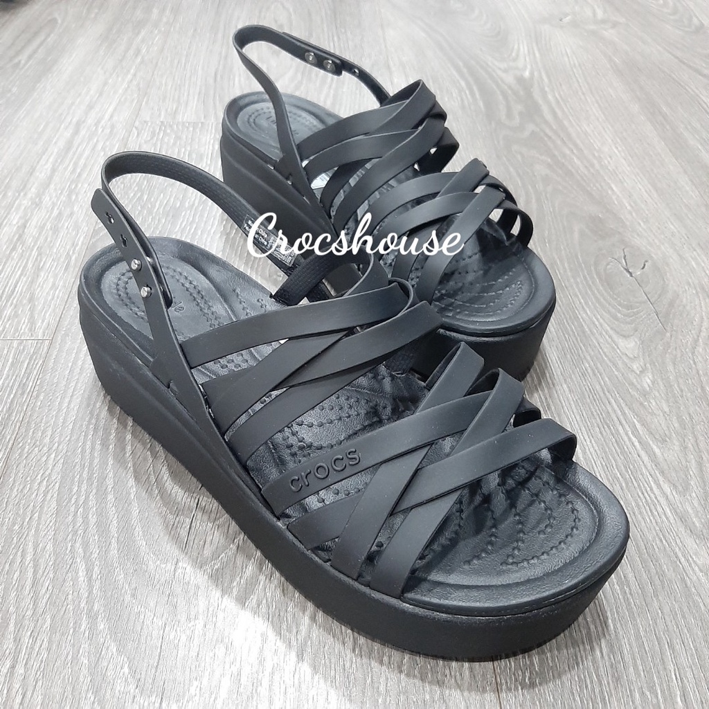 Sandal xuồng crocs brooklyn strappy 5 phân, sandal crocs đế xuồng nữ cao 5 phân - Cross house